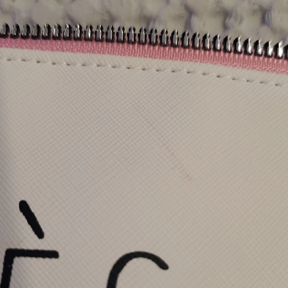 Rae Dunn White Cosmetic Bag - Très Chic (17)